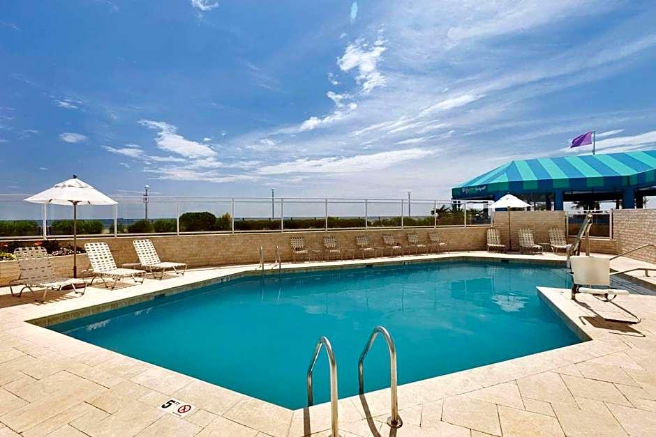 Surfbreak Oceanfront Hotel, Ascend Hotel Collection