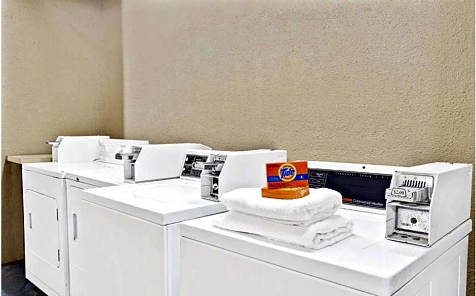 Super 8 By Wyndham Kissimmee Maingate Orlando Area