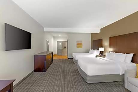 2 Queen Beds Nonsmoking Accessible