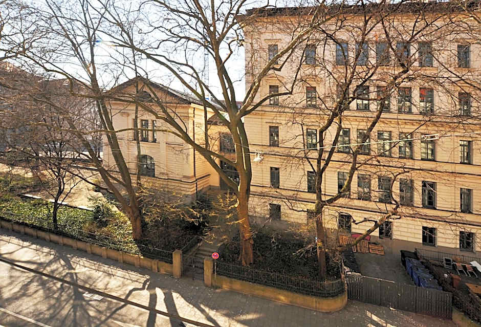 Hotel Altmünchen by Blattl