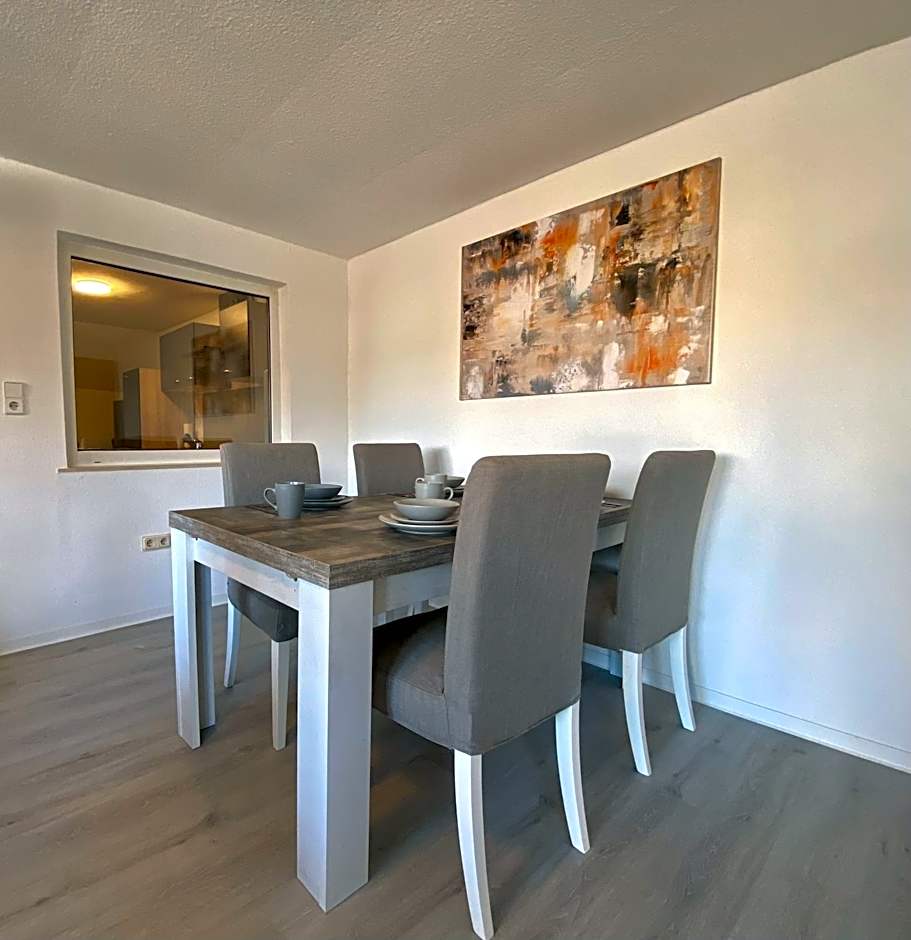 Gemütliche Unterkünfte für längeren Aufenthalt und Monteure inkl Balkon, Waschmaschine, WiFi, Küche und Parkplatz