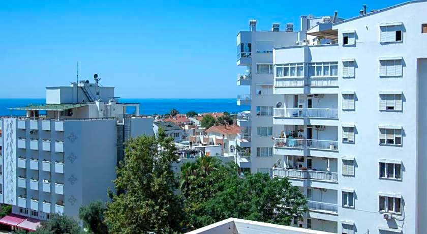 Lara Dinc Hotel