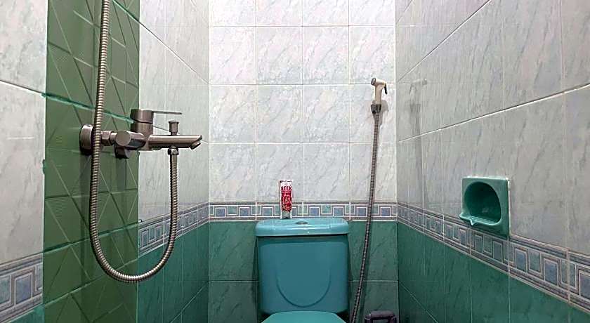 RedDoorz Syariah @ Karang Pilang