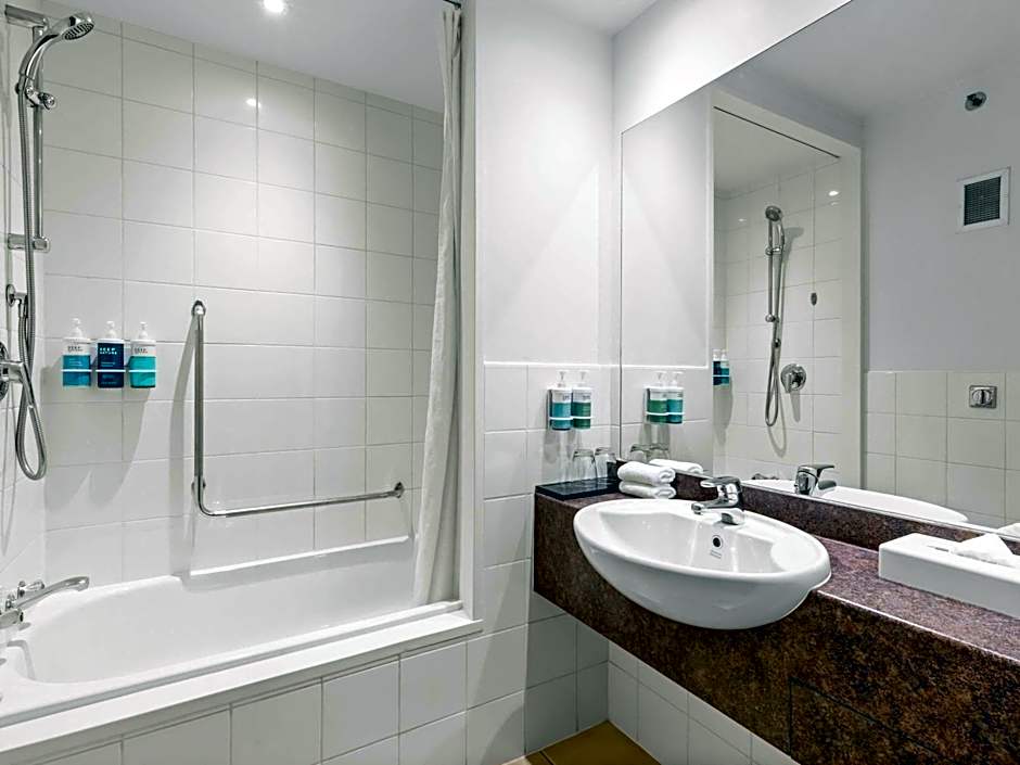 Novotel Queenstown Lakeside