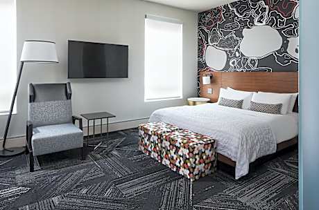 Standard Room, 1 King Bed