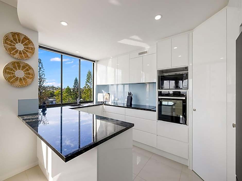 Meridian Alex Beach Apartments