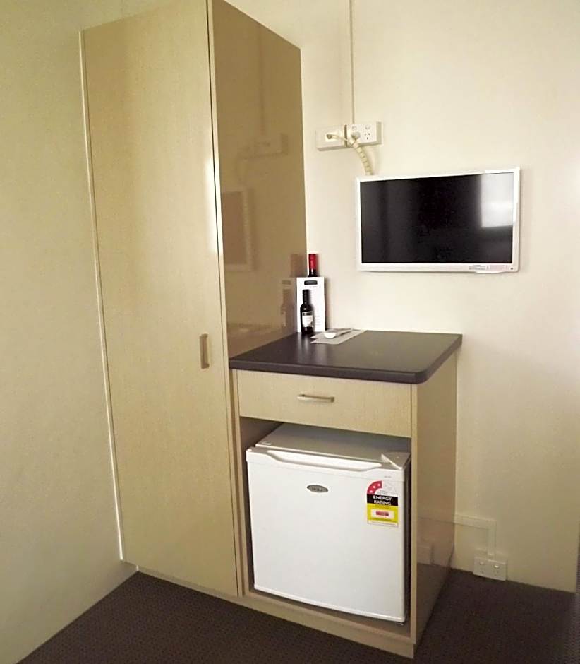 High Street Motor Inn