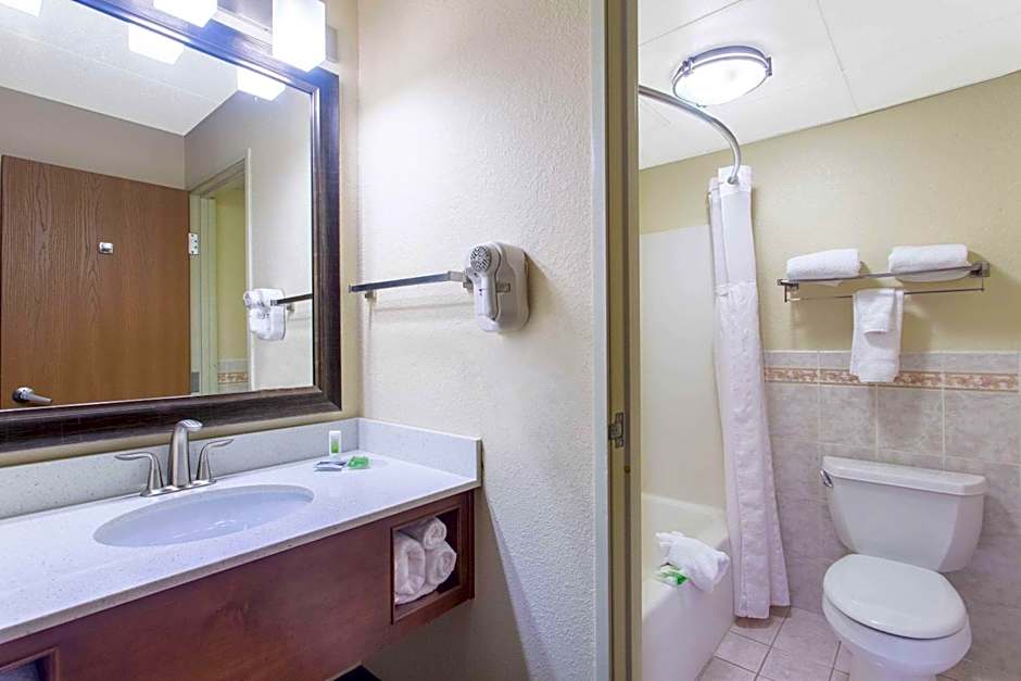 AmericInn by Wyndham Sheboygan