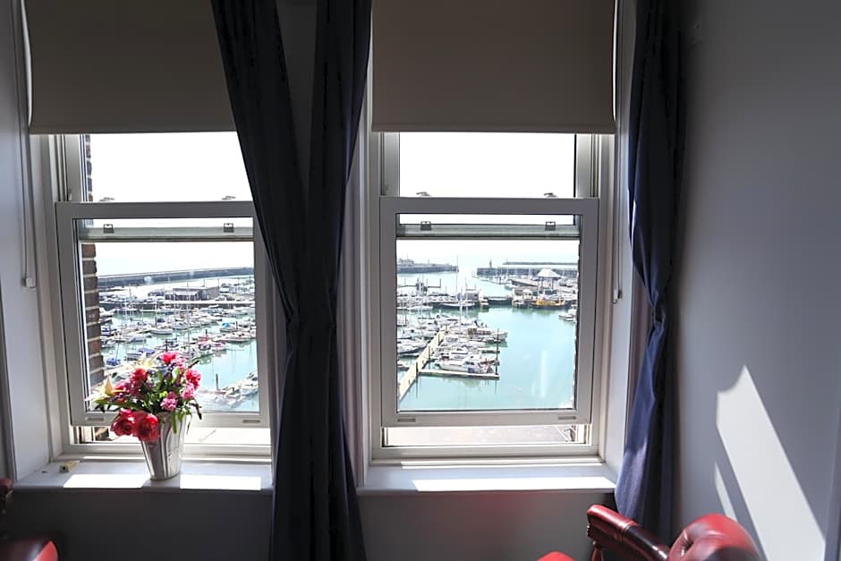 Royal Temple Yacht Club