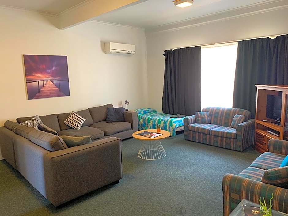 Hello Adelaide Motel and Apartments