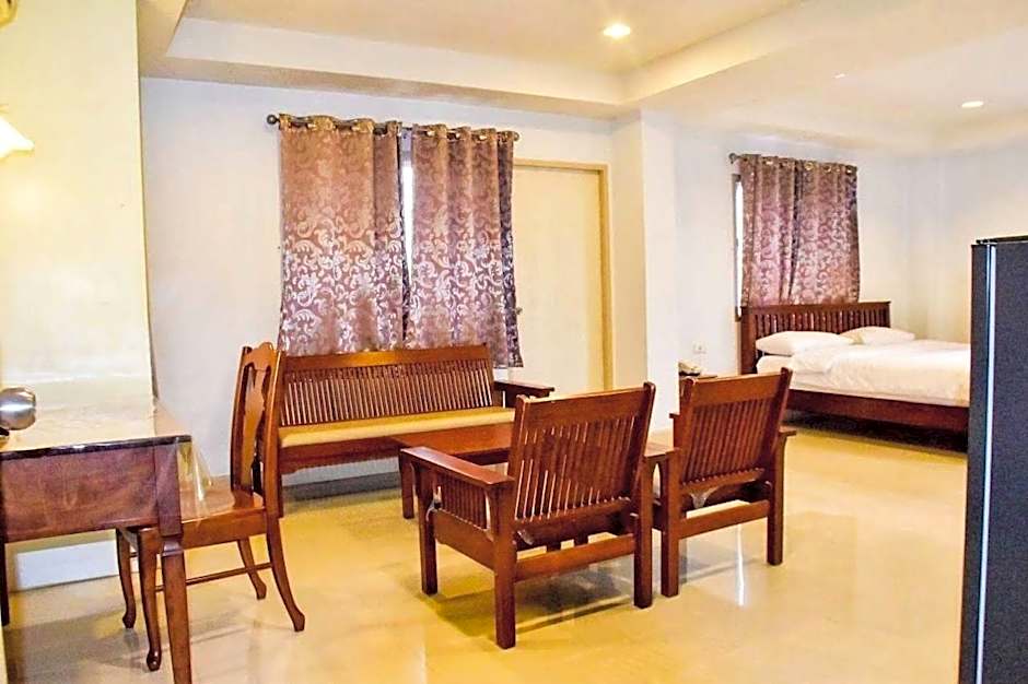 Pakchong Town Hotel