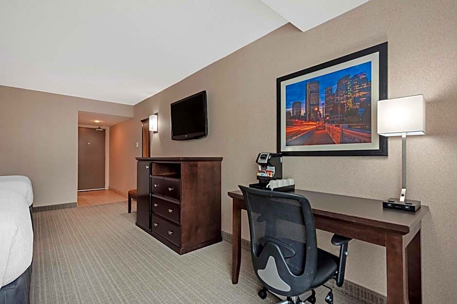 Best Western Plus Port O'Call Hotel