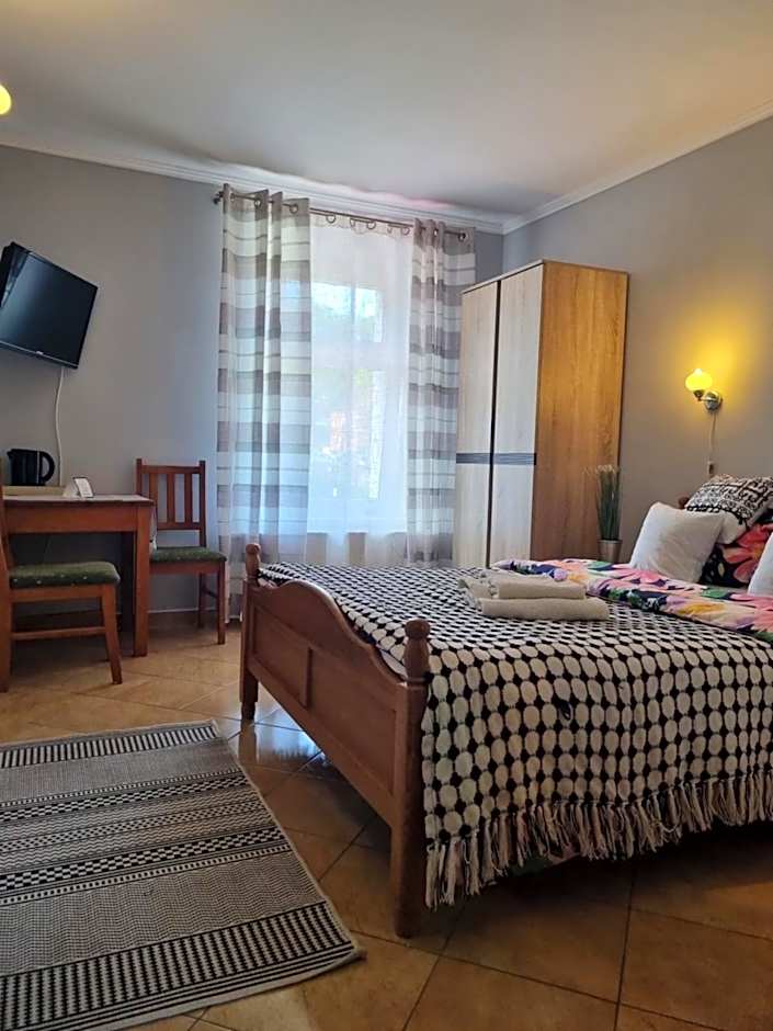 HOTEL "ZAUŁEK" Spółka Cywilna Zbigniew Świderski, Elżbieta Świderska