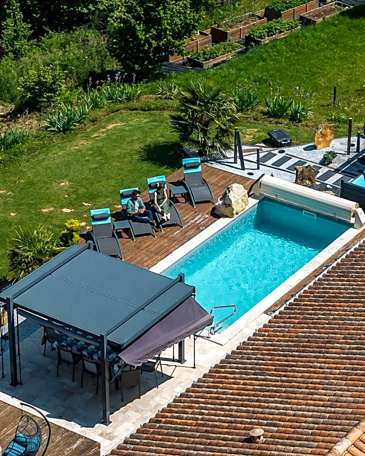 "Notre Bastide" Maison et table d'hôtes sur réservation, Piscine, Climatisation, Jacuzzi, Prise pour VE
