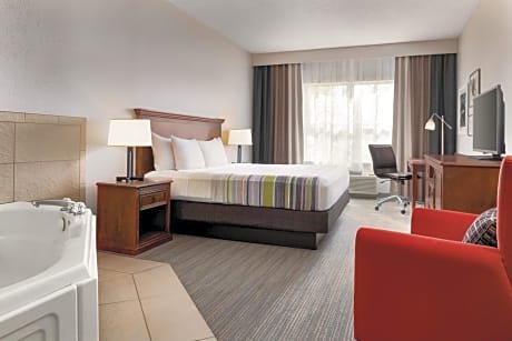 Honeymoon Suite with Whirlpool - Non-Smoking