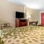 Econo Lodge Inn & Suites Forest
