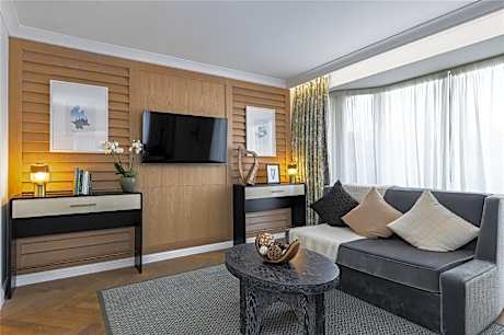 The Boru Suite King Bed
