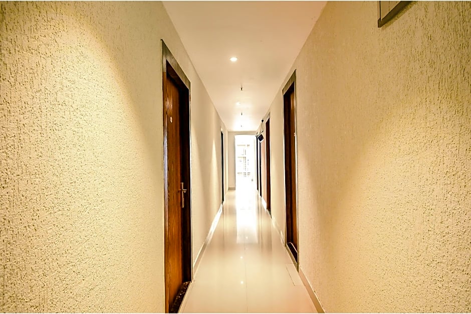 FabHotel Lake View Topsia - China Town