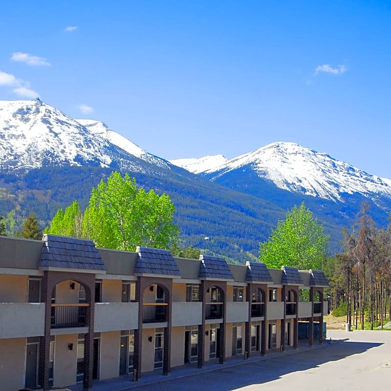 Maligne Lodge