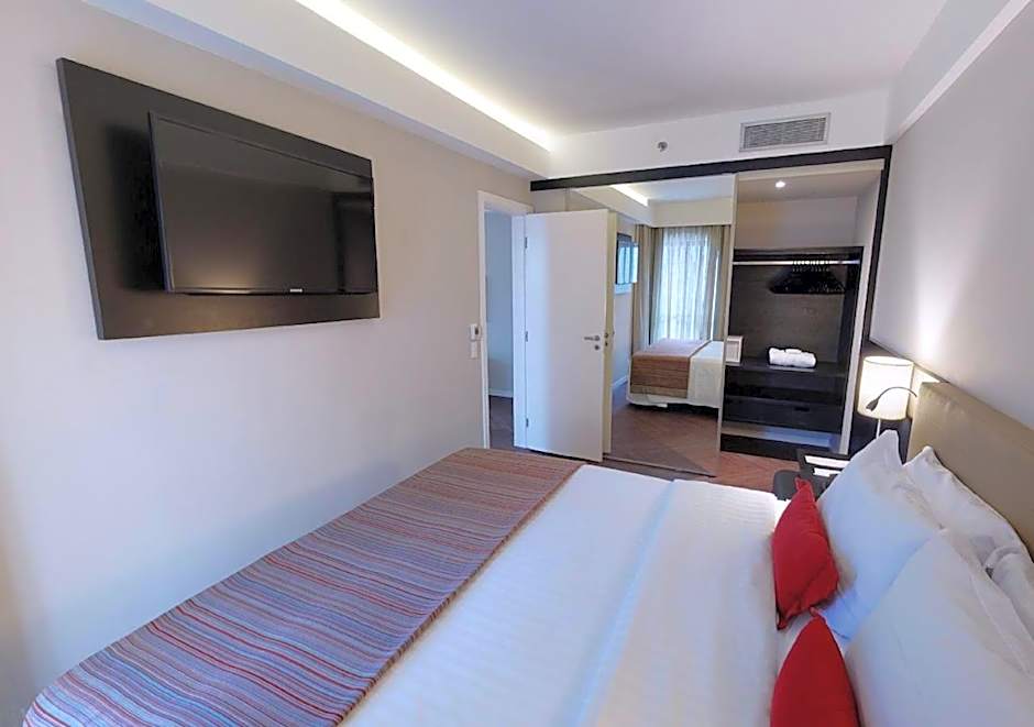 Estanplaza Funchal Faria Lima