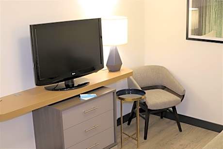 Holiday Inn & Suites St. Cloud By IHG