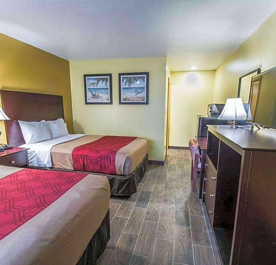 Econo Lodge Cocoa Beach - near the Port
