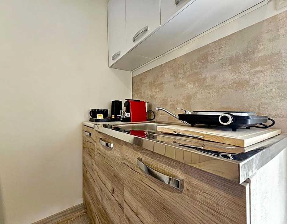 Golden City Center Suites