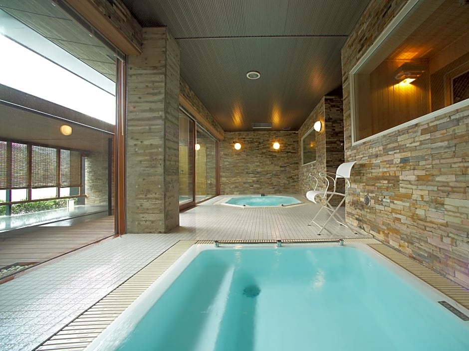 River Retreat Garaku