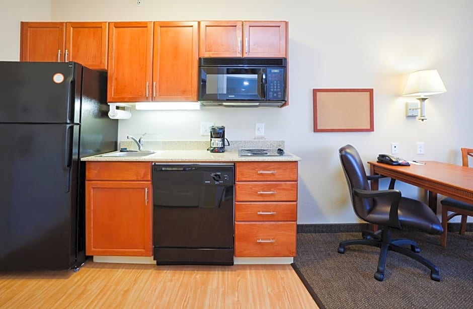 Candlewood Suites New Bern, an IHG Hotel