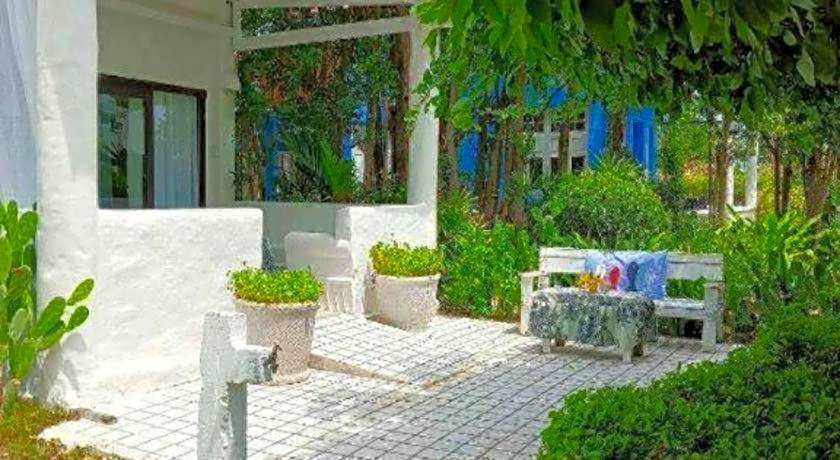 Brassiere Beach Hotel