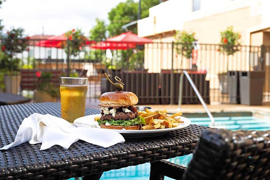 Ambassador Hotel Oklahoma City, Autograph Collection by Marriott