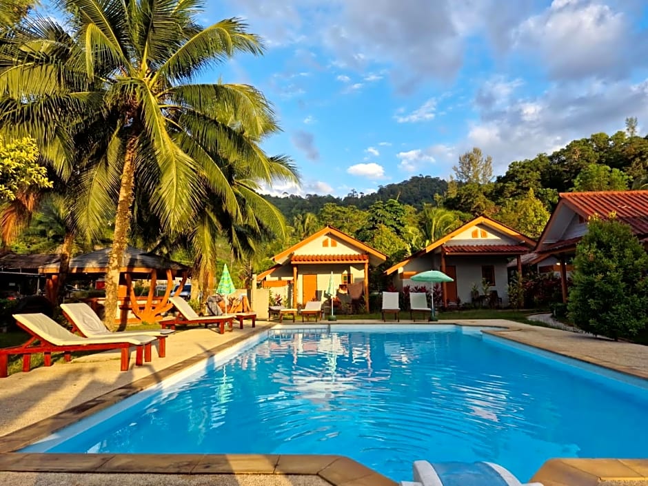 Khaolak Banana Bungalow