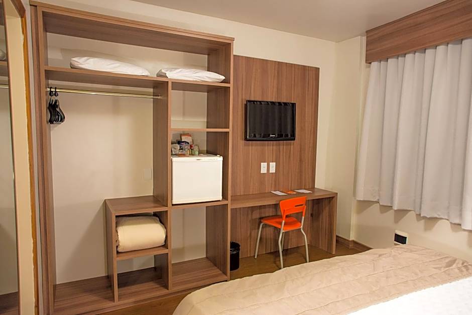 Hotel Continental Business - 200 metros do Complexo Hospitalar Santa Casa