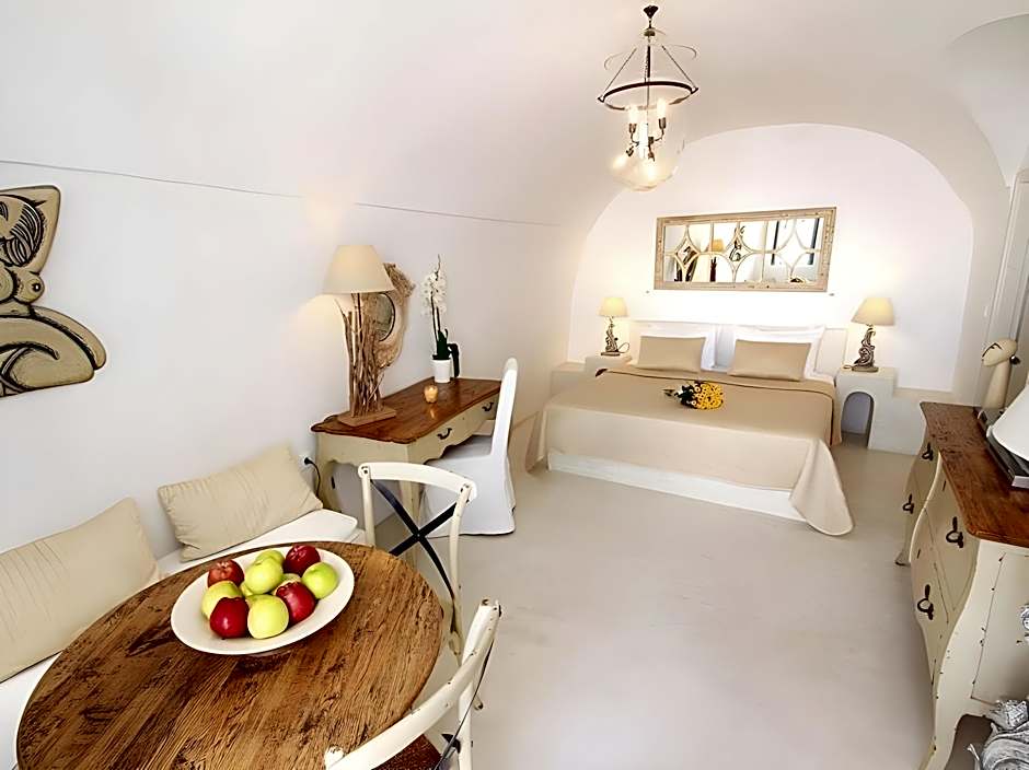 Photo 1 of 7 of Superior Suite, Sea View
