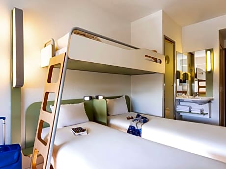 Standard Room with 2 single beds and a bunk bed