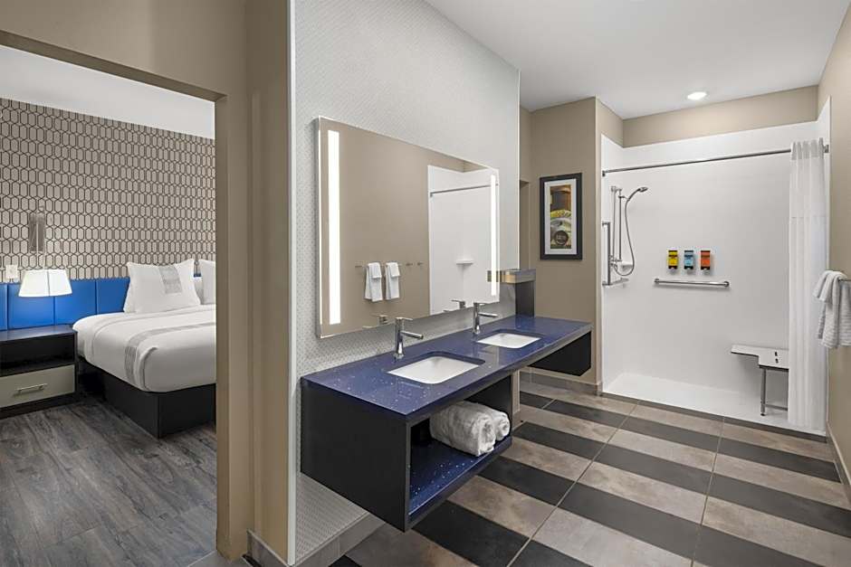 GLo Best Western Dawley Farms In Sioux Falls