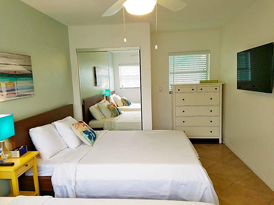 Foto 1 daripada 8 — Grand 2 Double Beds Suite, Poolside