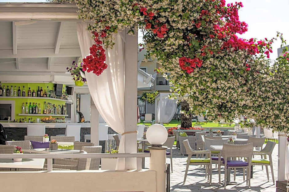 Kristalli Hotel Apartments