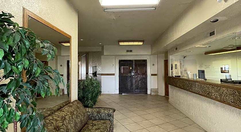 Travelodge by Wyndham Farmington Hwy 64