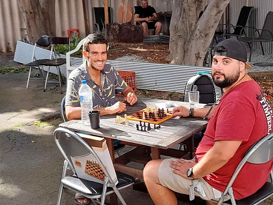 Ozi Inn Backpackers - Perth -Valid International Passport Required