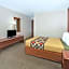 Super 8 by Wyndham Crystal Lake
