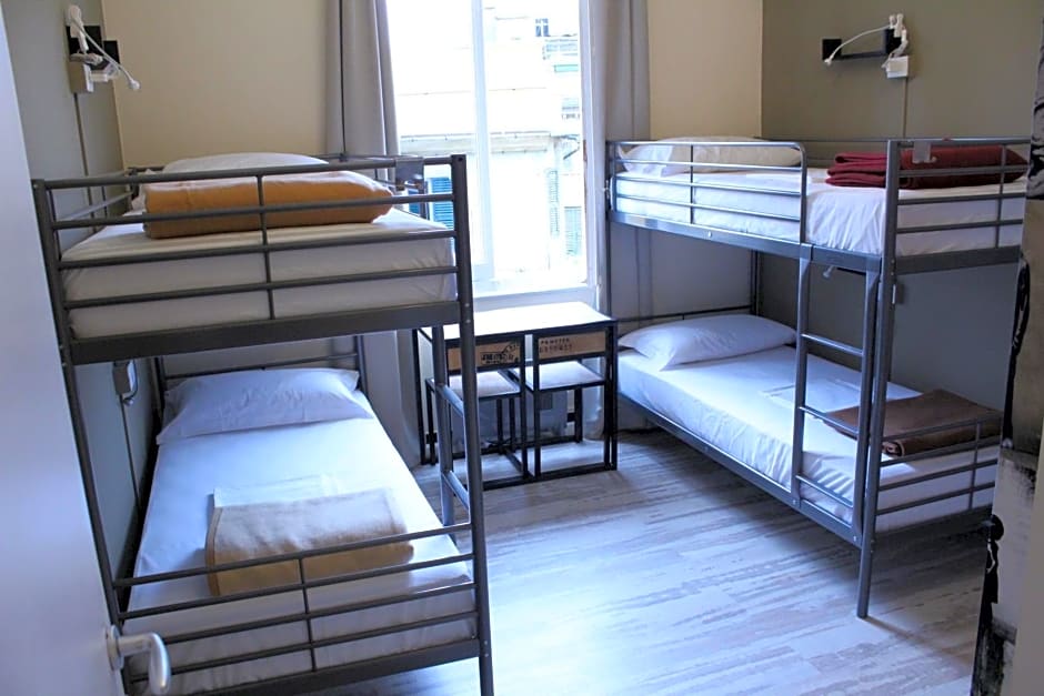 Home Genoa Hostel
