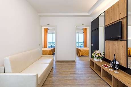 Family room (2 adults + 2 children up to 12 years)