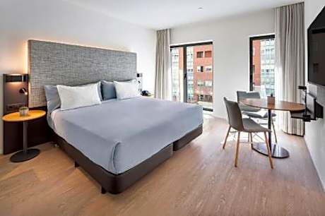 The Innside Room with City View