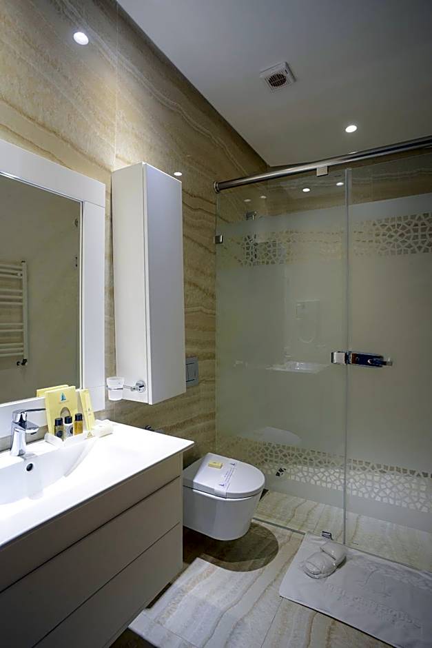 The Penthouse Suites Hotel