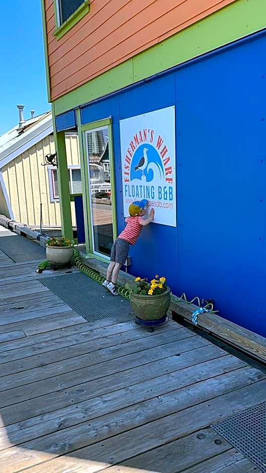 A Float Home B&B in Fisherman’s Wharf