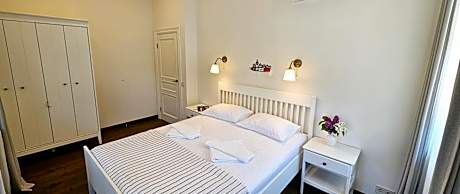 Deluxe Two-Bedroom Apartment with Garden View