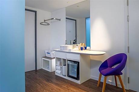 King Room with High Floor and Bay View