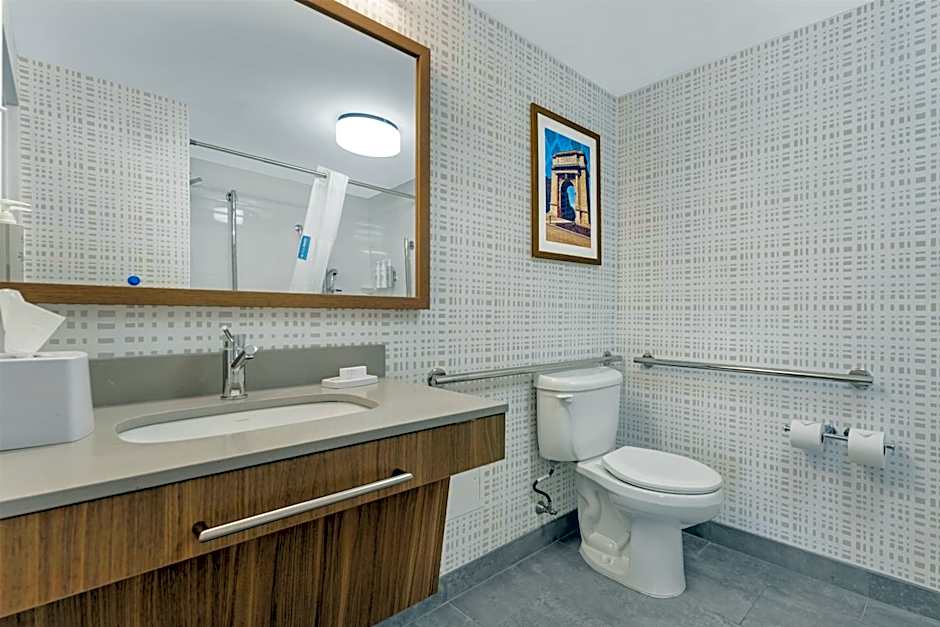 Hampton Inn & Suites Pittsburgh-Meadow Lands