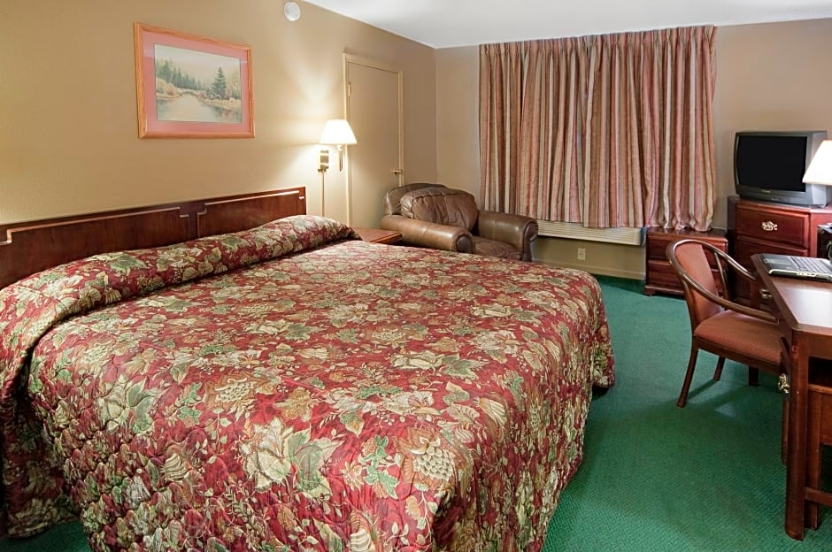 Americas Best Value Inn & Suites Macon at Sunset Dr